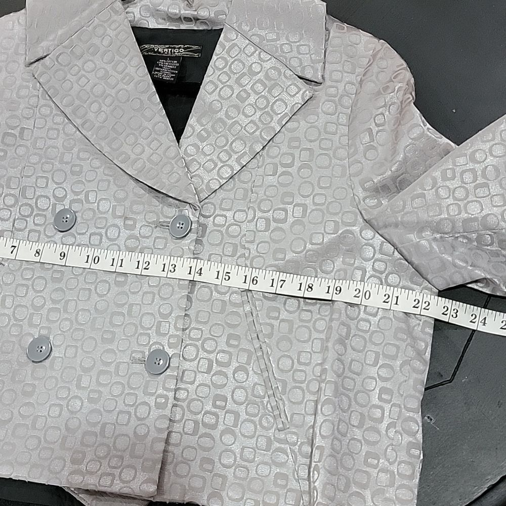 VERTIGO PARIS.. cropped gray/silvery jacket.. - Picture 11 of 12
